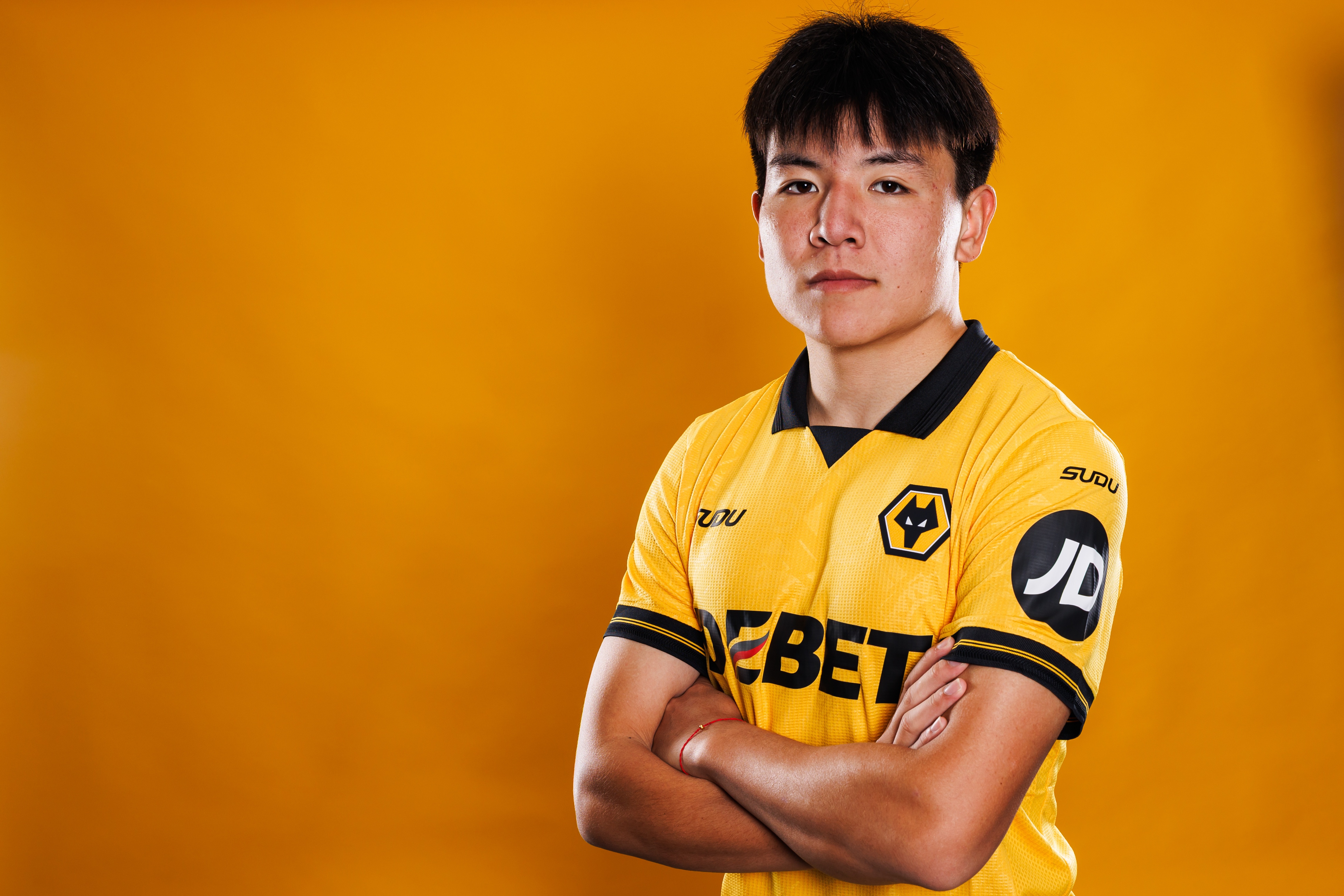 九游游戏娱乐平台-闯荡英伦！央视：21岁徐彬与狼队签下的是一纸长约